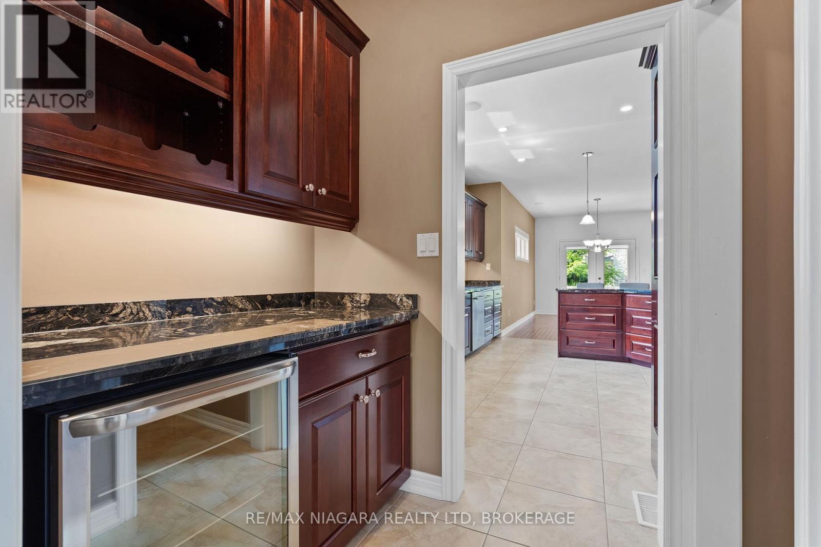 23 Goring Way, Niagara-On-The-Lake (St. Davids), Ontario  L0S 1J1 - Photo 10 - X12384072