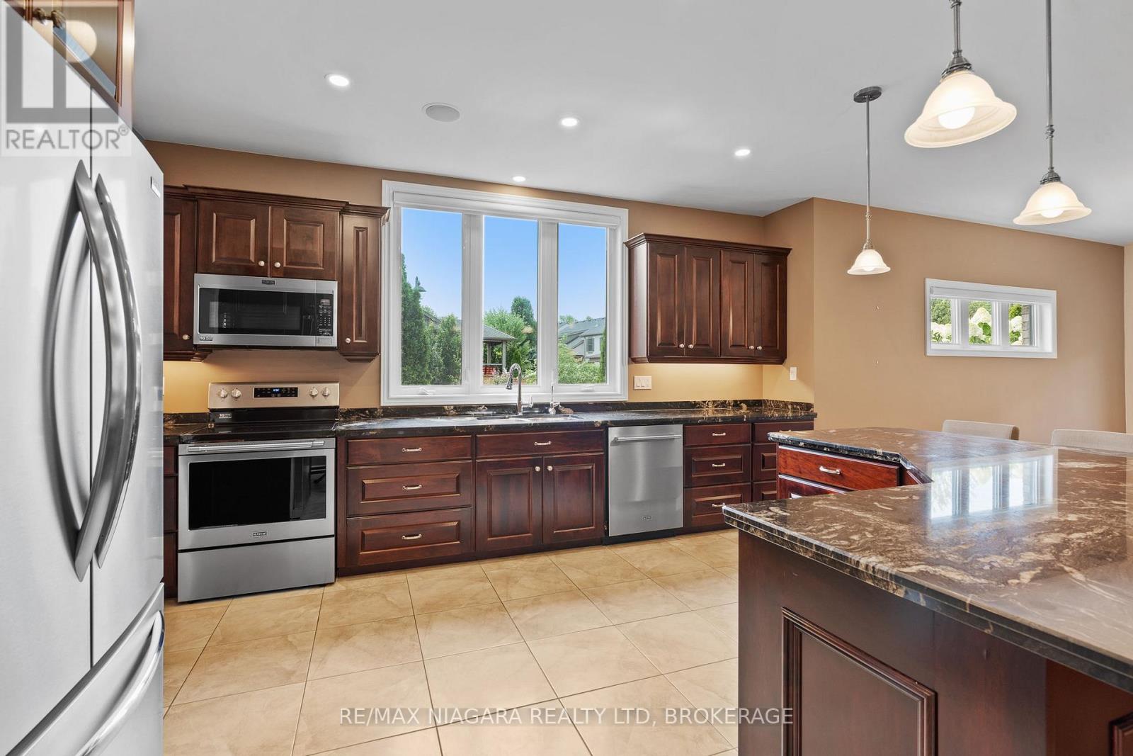 23 Goring Way, Niagara-On-The-Lake (St. Davids), Ontario  L0S 1J1 - Photo 9 - X12384072