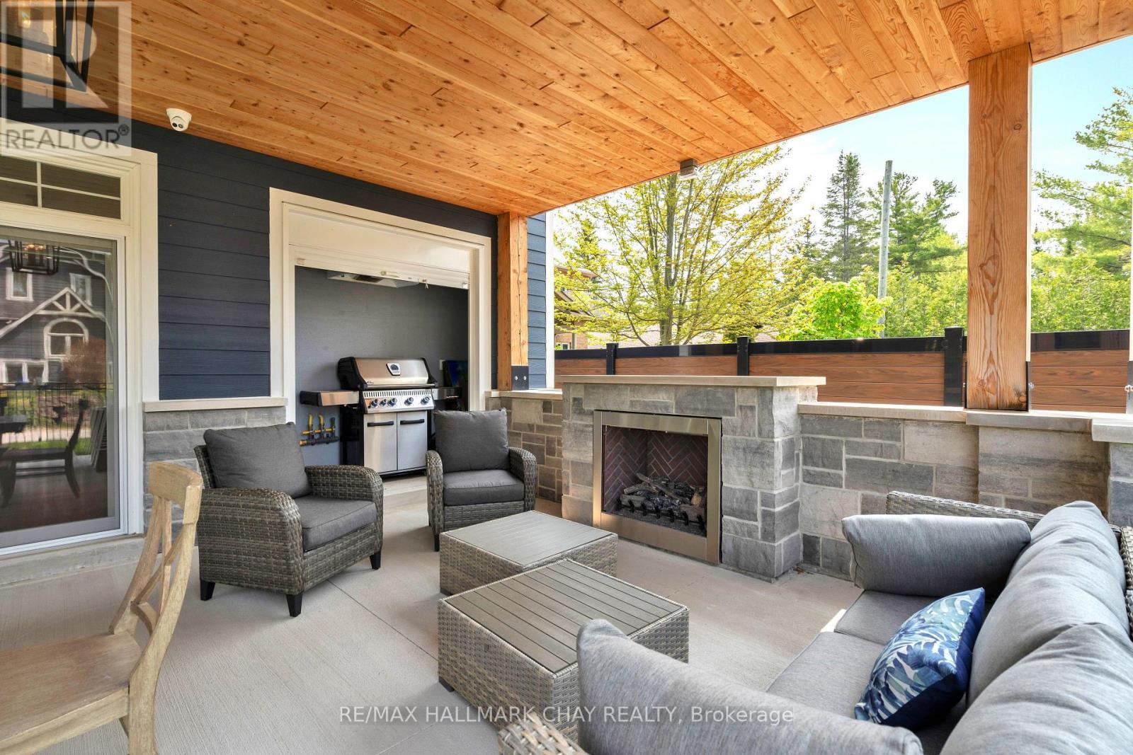 395 Eastdale Drive, Wasaga Beach, Ontario  L9Z 2P4 - Photo 14 - S12383872