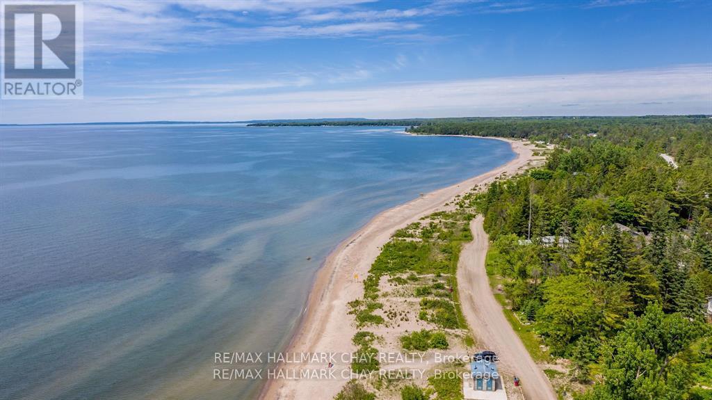 395 Eastdale Drive, Wasaga Beach, Ontario  L9Z 2P4 - Photo 4 - S12383872