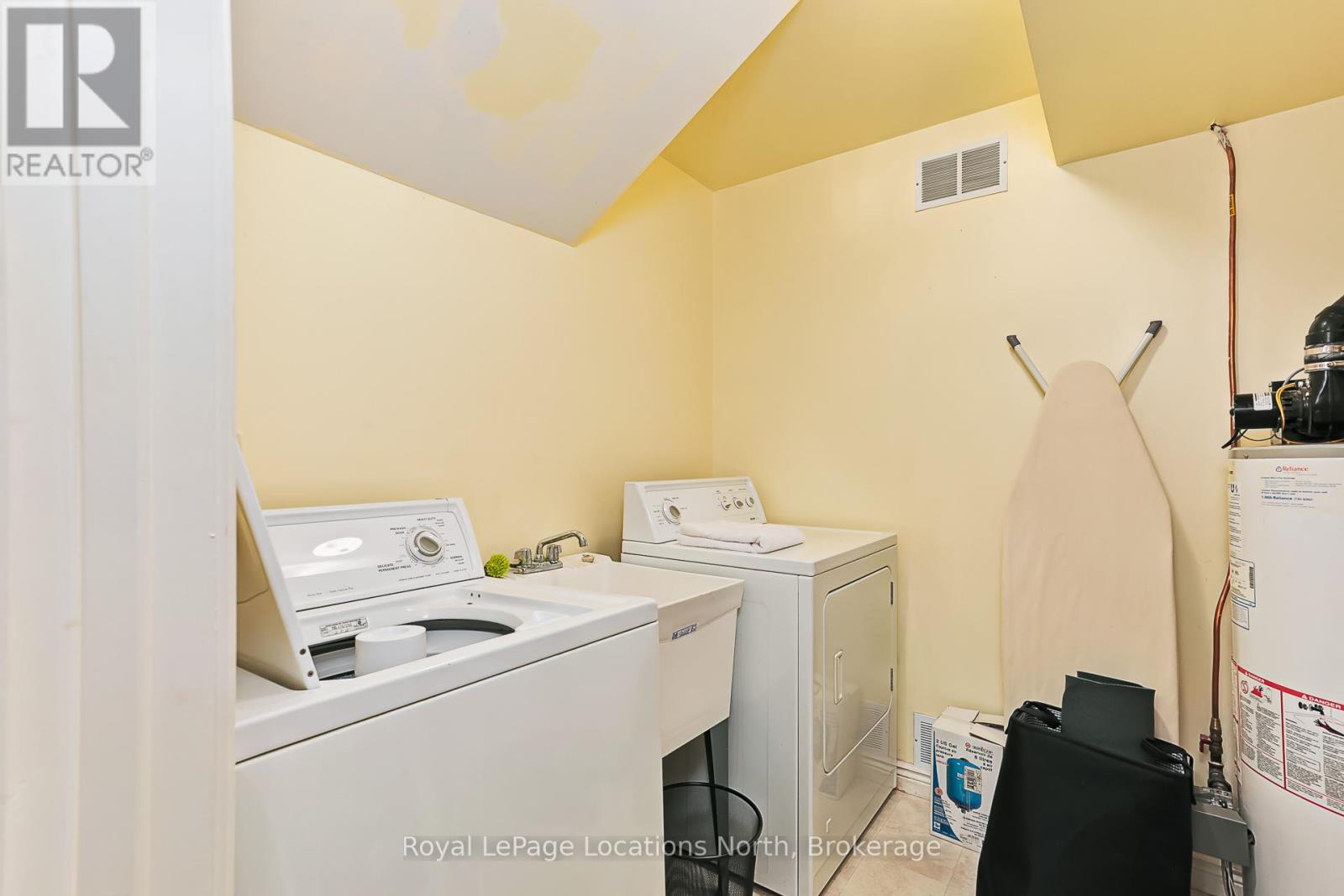 142 Brooker Boulevard, Blue Mountains, Ontario  L9Y 0L4 - Photo 36 - X12383927