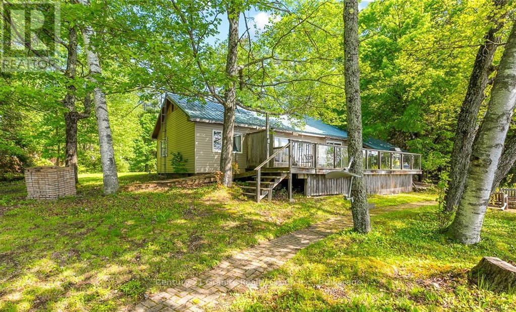 1036 Shirleys Road, Dysart Et Al, Ontario  K0M 1S0 - Photo 2 - X12384048