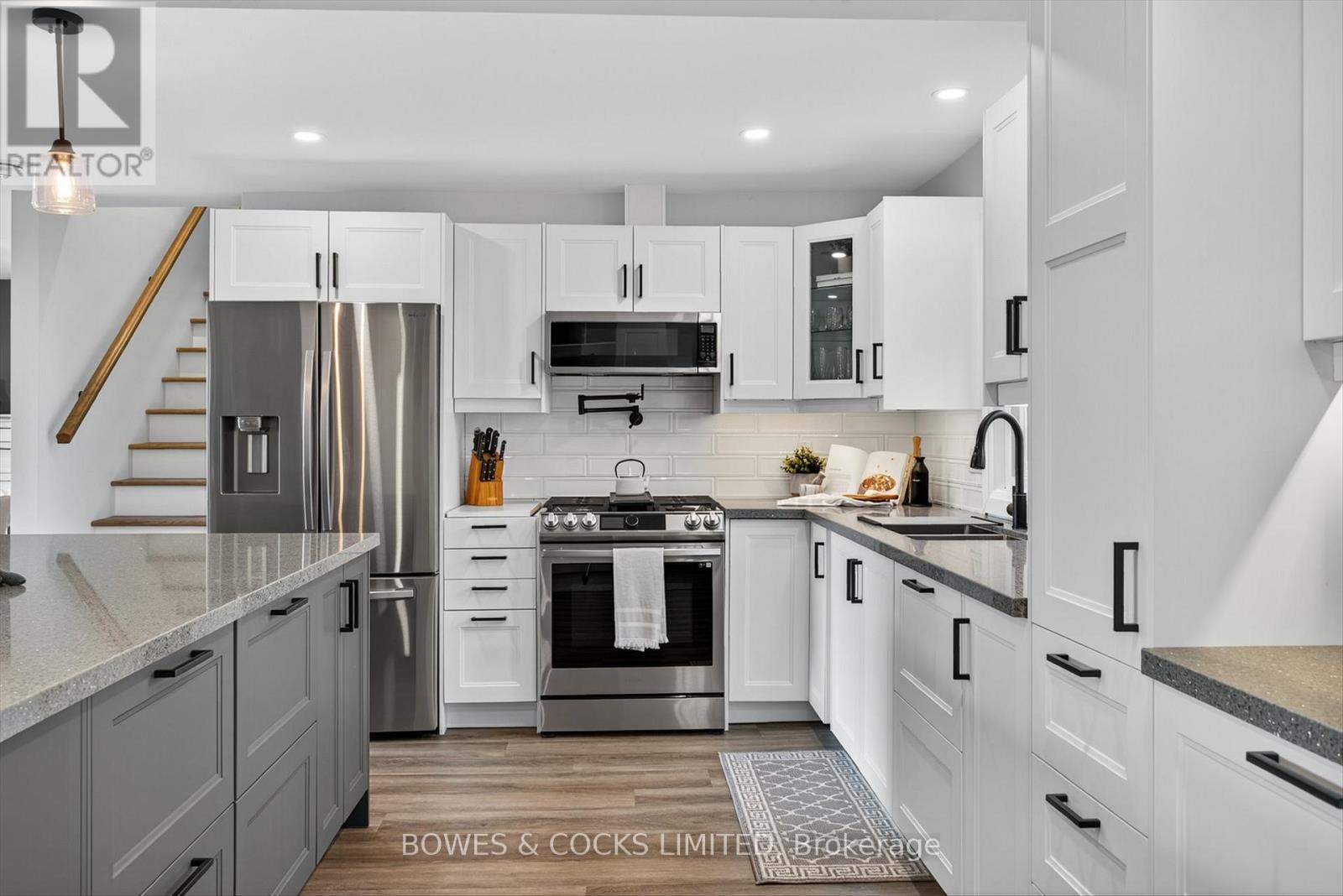 32 Sturgeon Glen Road, Kawartha Lakes, Ontario  K0M 1N0 - Photo 4 - X12383921