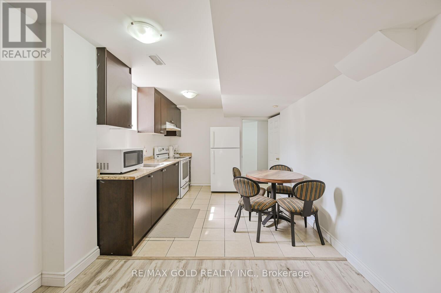 122 White Tail Crescent, Brampton (Fletcher's West), Ontario  L6Y 5C3 - Photo 12 - W12383883