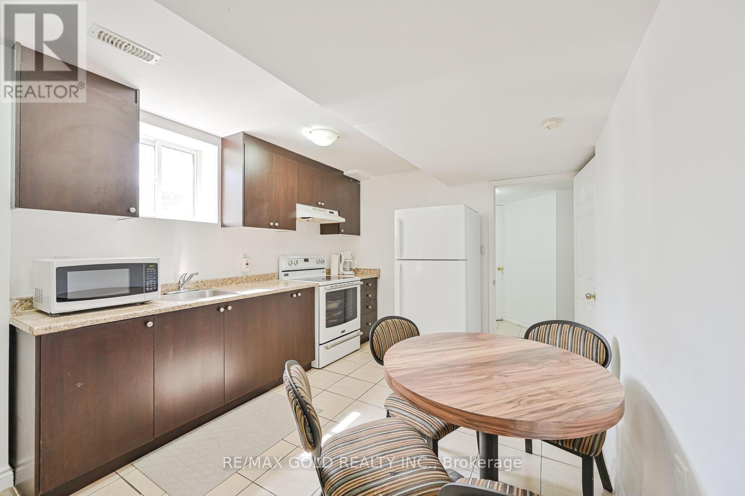 122 White Tail Crescent, Brampton (Fletcher's West), Ontario  L6Y 5C3 - Photo 15 - W12383883
