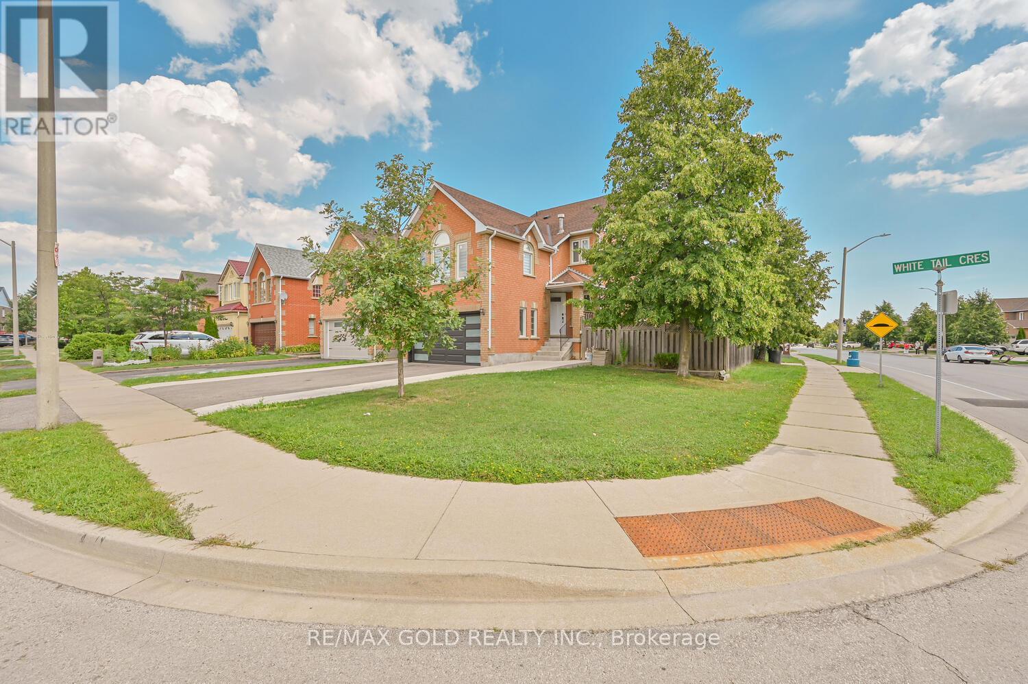 Property at 122 WHITE TAIL CRESCENT image 3