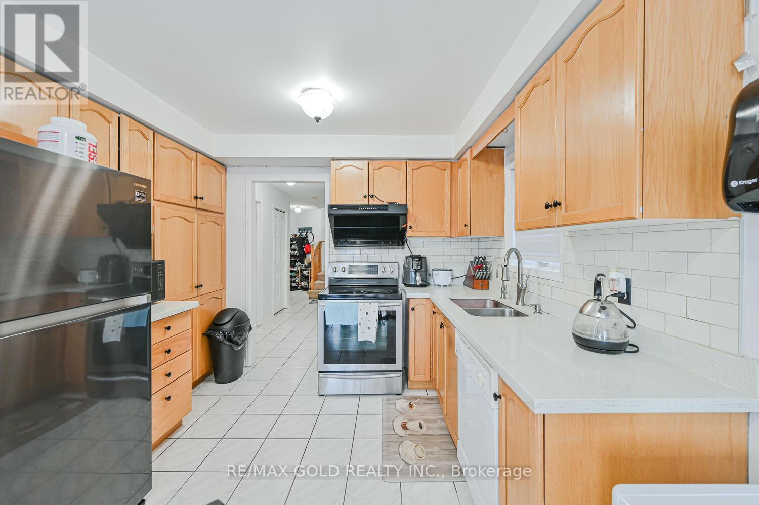 122 White Tail Crescent, Brampton (Fletcher's West), Ontario  L6Y 5C3 - Photo 30 - W12383883
