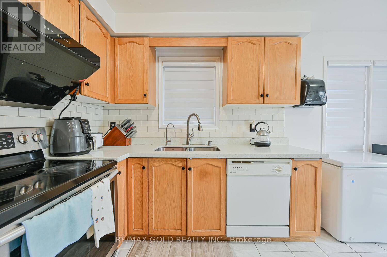 122 White Tail Crescent, Brampton (Fletcher's West), Ontario  L6Y 5C3 - Photo 31 - W12383883