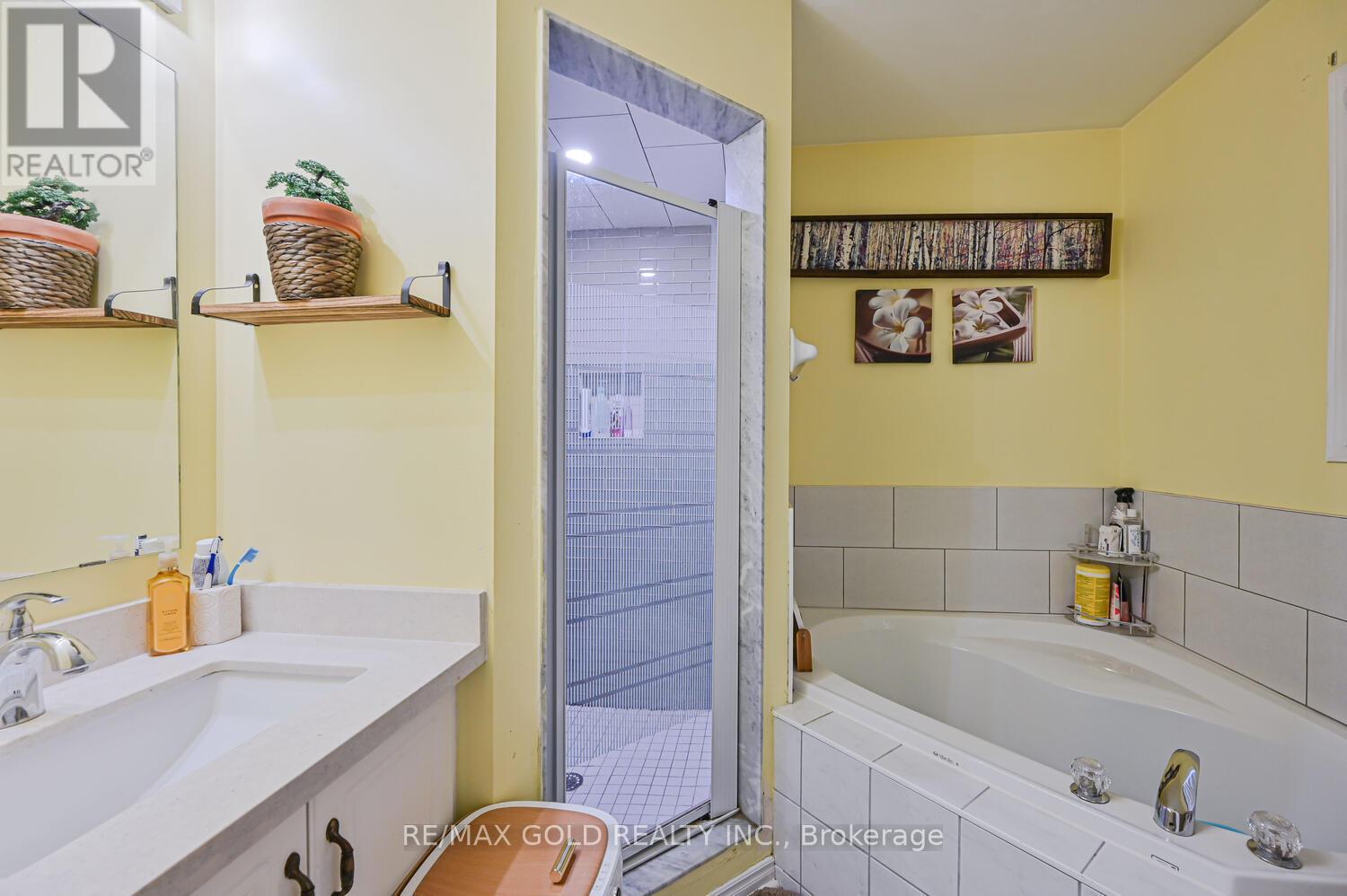 122 White Tail Crescent, Brampton (Fletcher's West), Ontario  L6Y 5C3 - Photo 43 - W12383883