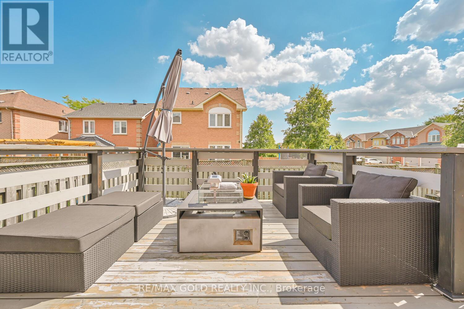 122 White Tail Crescent, Brampton (Fletcher's West), Ontario  L6Y 5C3 - Photo 8 - W12383883