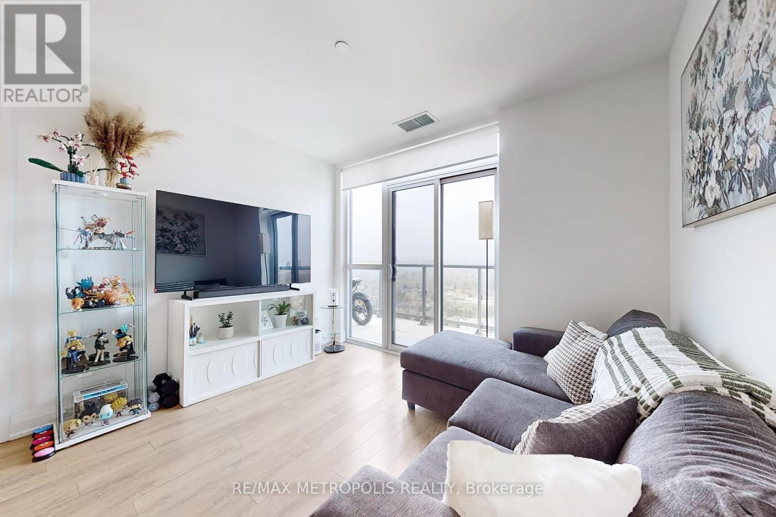 2103 - 1461 Lawrence Avenue W, Toronto, Ontario  M6L 0A6 - Photo 12 - W12383903