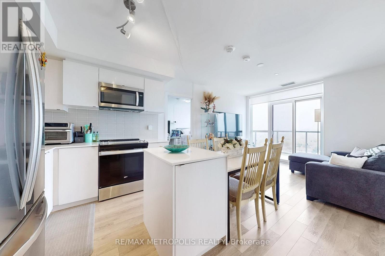 2103 - 1461 Lawrence Avenue W, Toronto, Ontario  M6L 0A6 - Photo 15 - W12383903