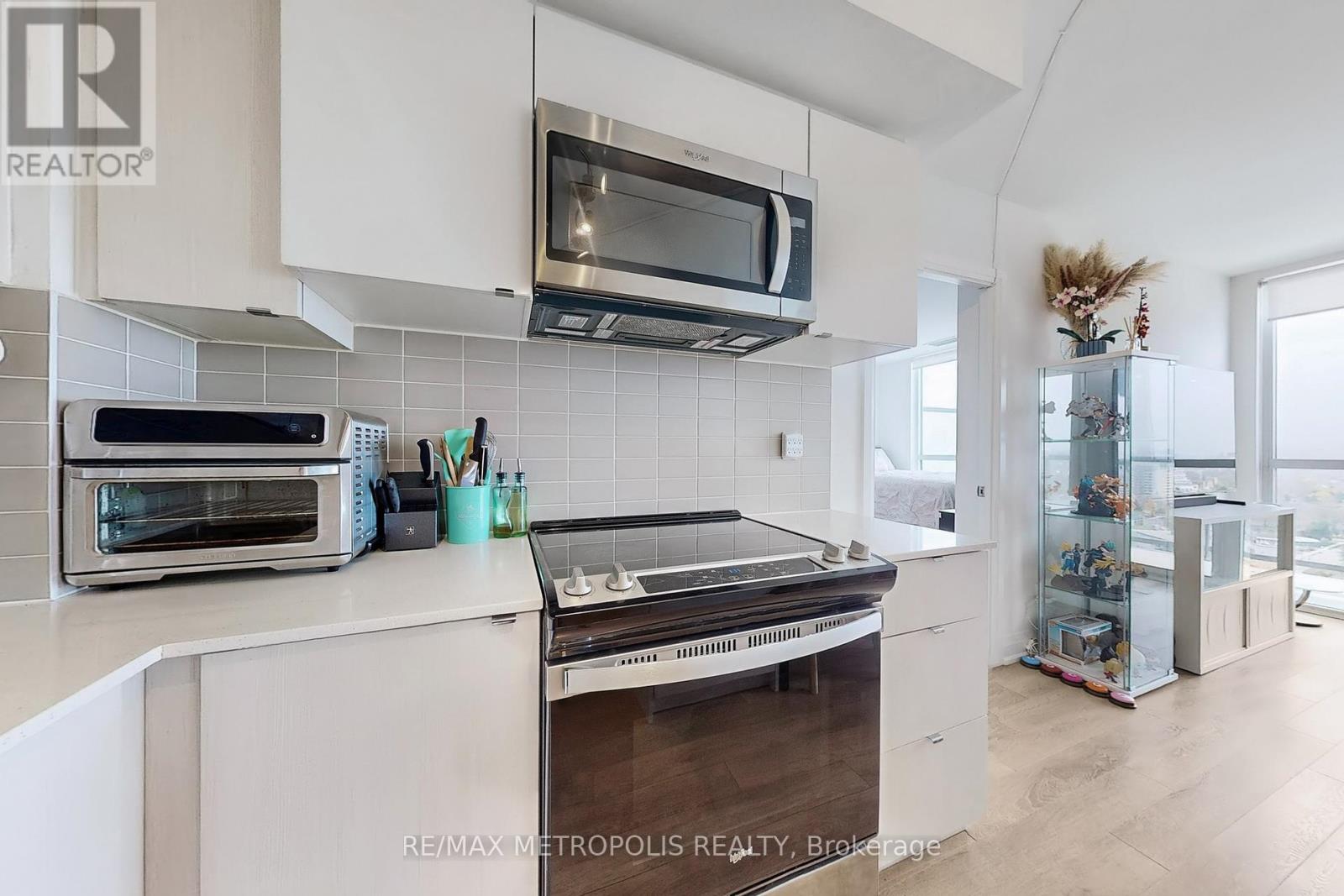 2103 - 1461 Lawrence Avenue W, Toronto, Ontario  M6L 0A6 - Photo 17 - W12383903