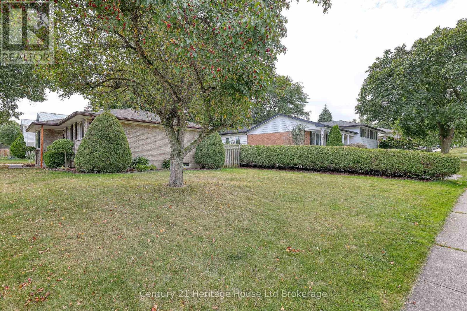529 Leinster Street, Woodstock, Ontario  N4S 7G4 - Photo 7 - X12383997
