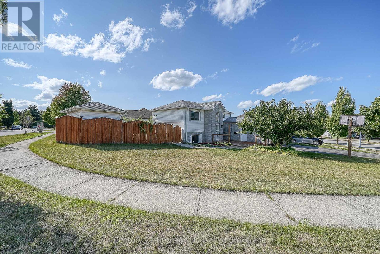 50 Pebble Beach Court, Woodstock, Ontario  N4S 8X2 - Photo 1 - X12384012