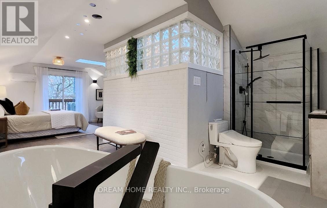 Upper - 160 Olde Bayview Avenue, Richmond Hill, Ontario  L4E 3C6 - Photo 16 - N12358776