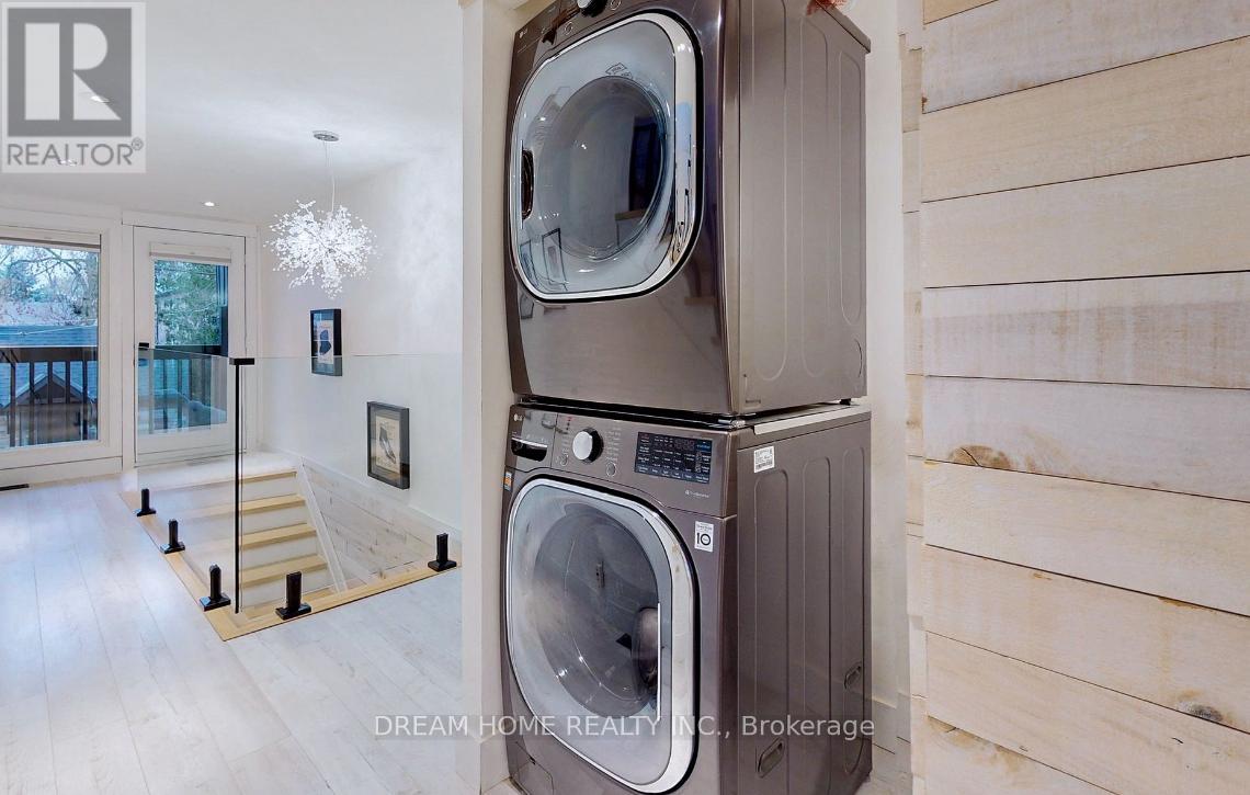 Upper - 160 Olde Bayview Avenue, Richmond Hill, Ontario  L4E 3C6 - Photo 10 - N12358776