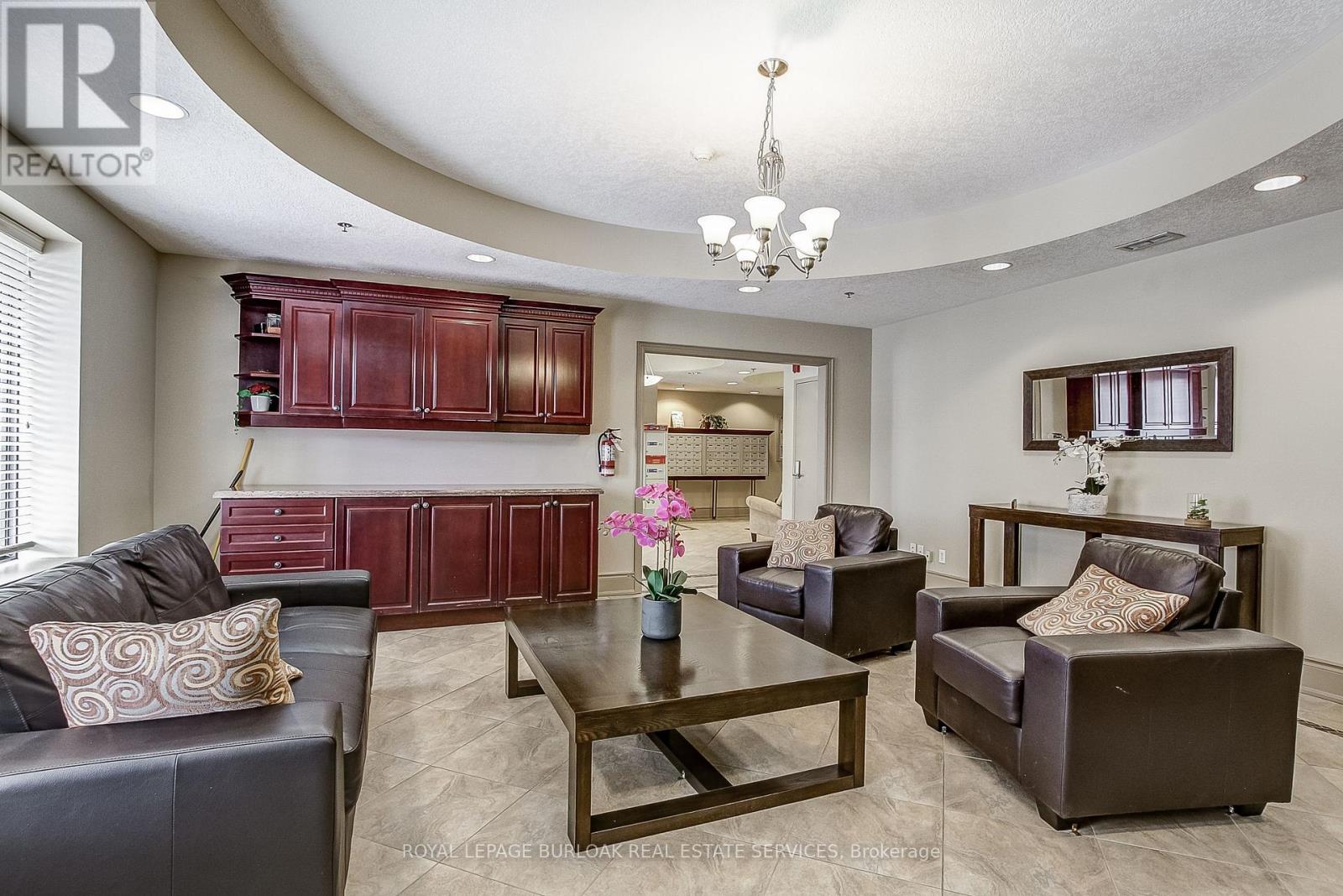 404 - 47 Caroline Street N, Hamilton, Ontario  L8R 2R6 - Photo 8 - X12383919
