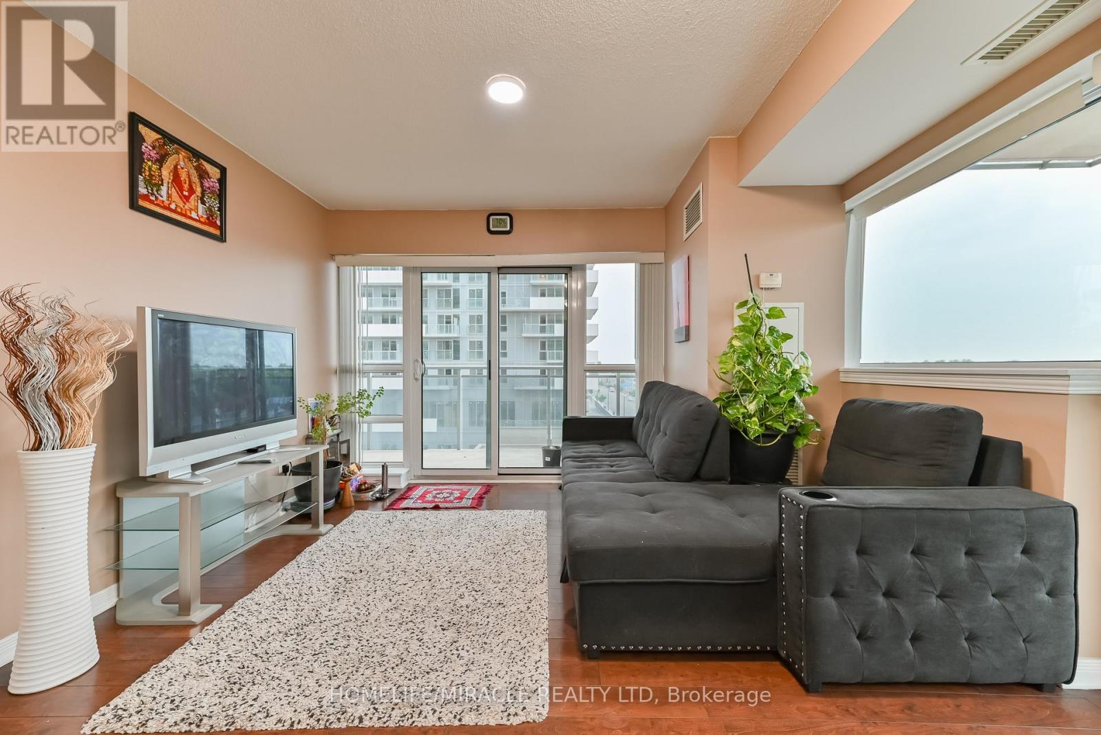 709 - 215 Queen Street E, Brampton, Ontario  L6W 0A9 - Photo 8 - W12371737