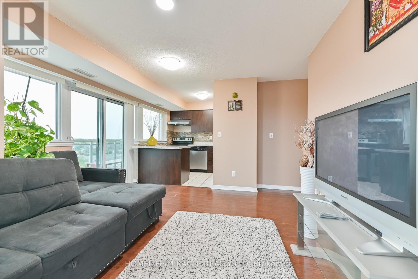 709 - 215 Queen Street E, Brampton, Ontario  L6W 0A9 - Photo 11 - W12371737