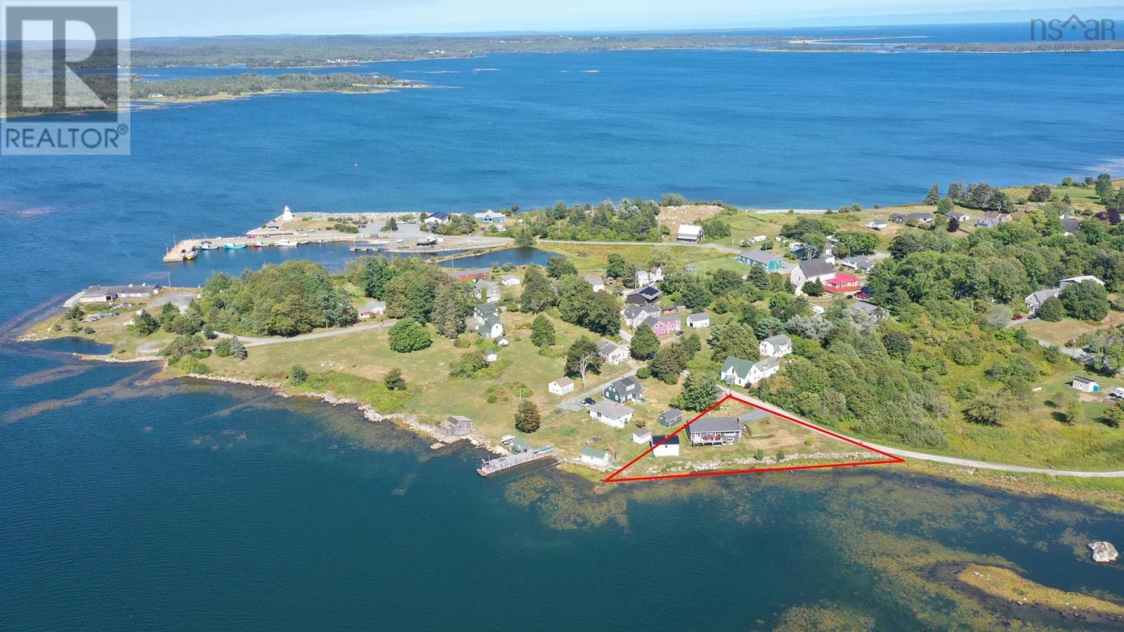 31 Medway Street, Port Medway, Nova Scotia  B0J 2T0 - Photo 1 - 202520716
