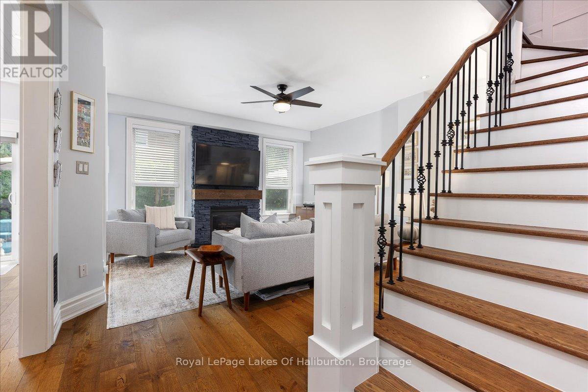 206 Birkshire Drive, Aurora (Bayview Wellington), Ontario  L4G 7R8 - Photo 11 - N12384163