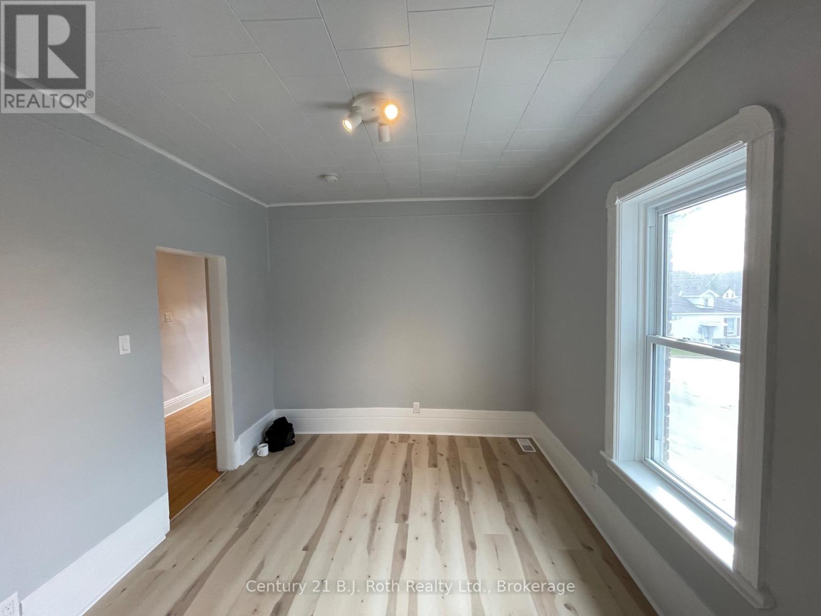442 Midland Avenue, Midland, Ontario  L4R 3L3 - Photo 7 - S12384249