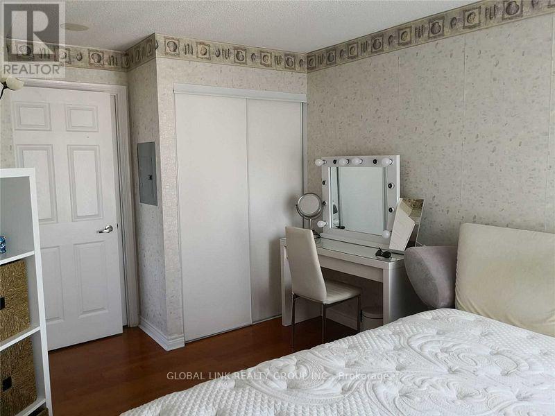2202 - 763 Bay Street, Toronto, Ontario  M5G 2R3 - Photo 11 - C12383931