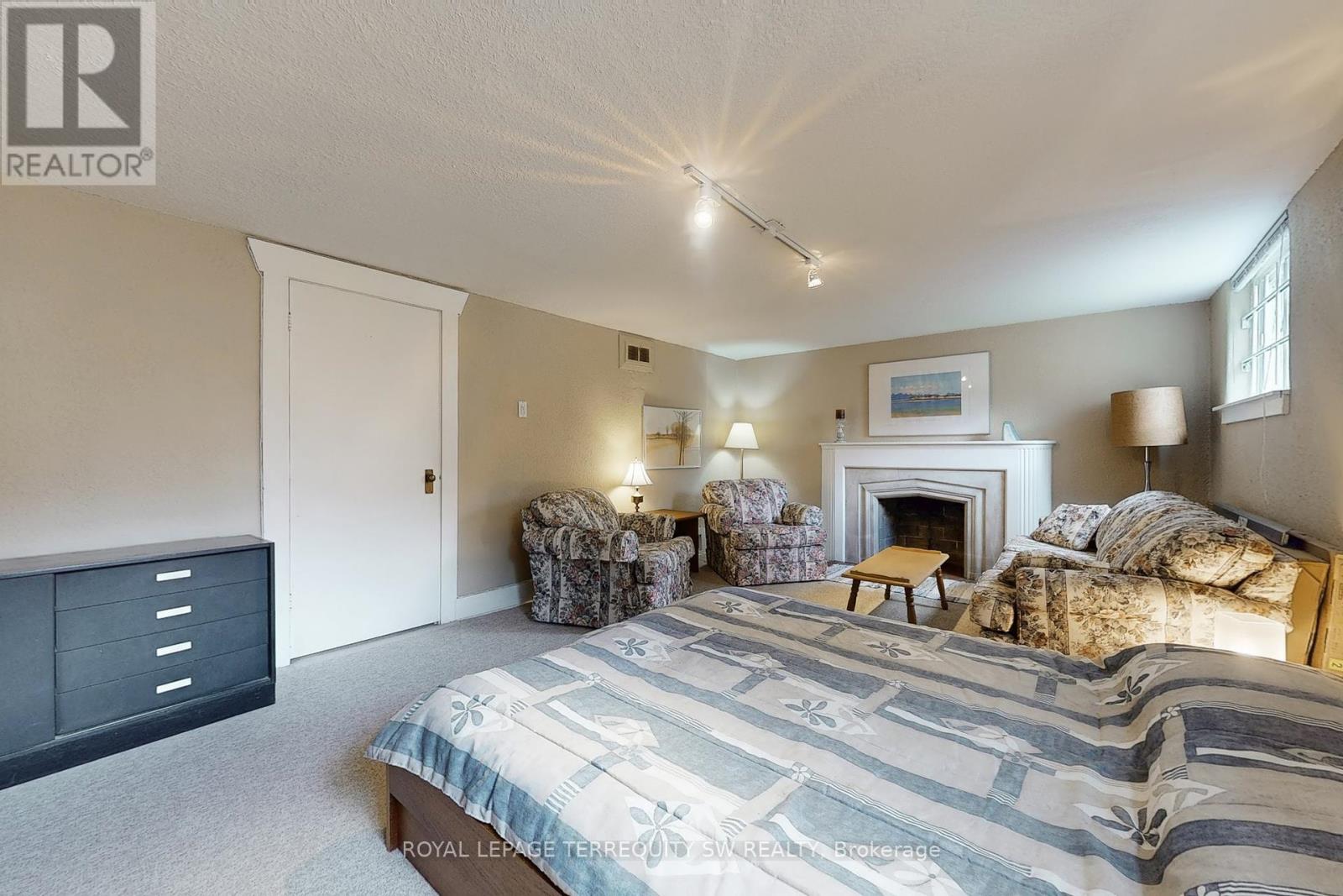 242 Joicey Boulevard, Toronto, Ontario  M5M 2V7 - Photo 22 - C12384059