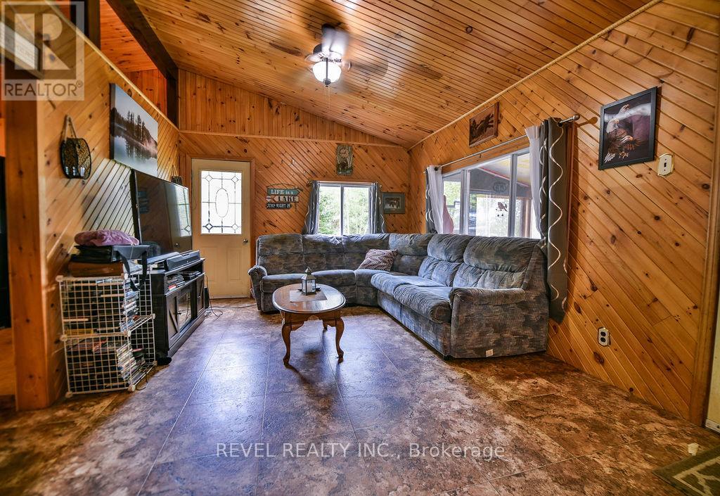 24 South End Access, Smooth Rock Falls, Ontario  P0L 2B0 - Photo 15 - T12384192