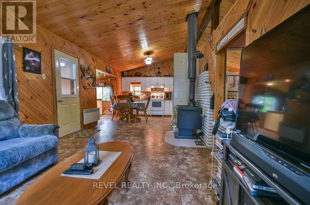 24 South End Access, Smooth Rock Falls, Ontario  P0L 2B0 - Photo 17 - T12384192