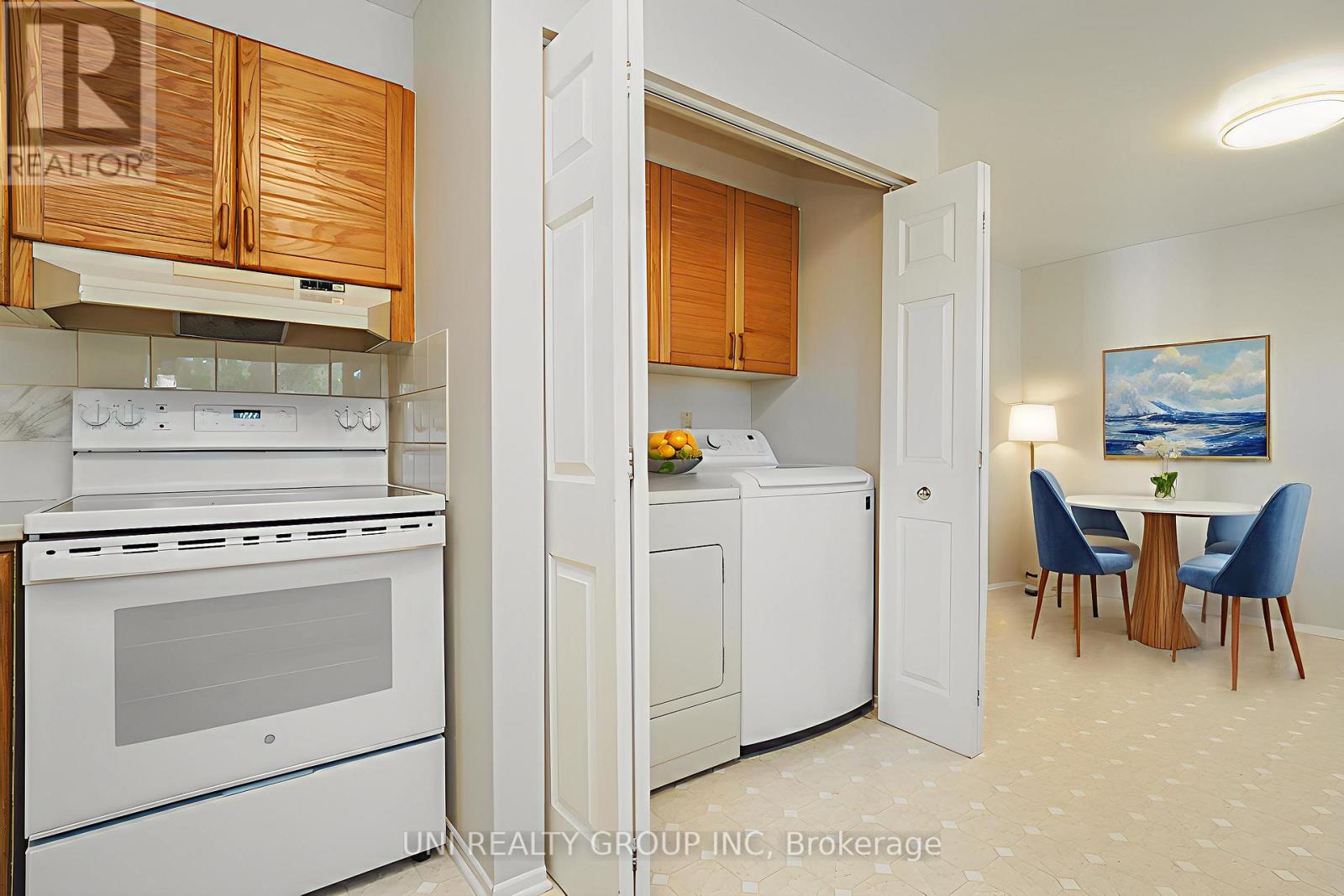 19 Arbordale Crescent, Ottawa, Ontario  K2G 5C7 - Photo 22 - X12384154