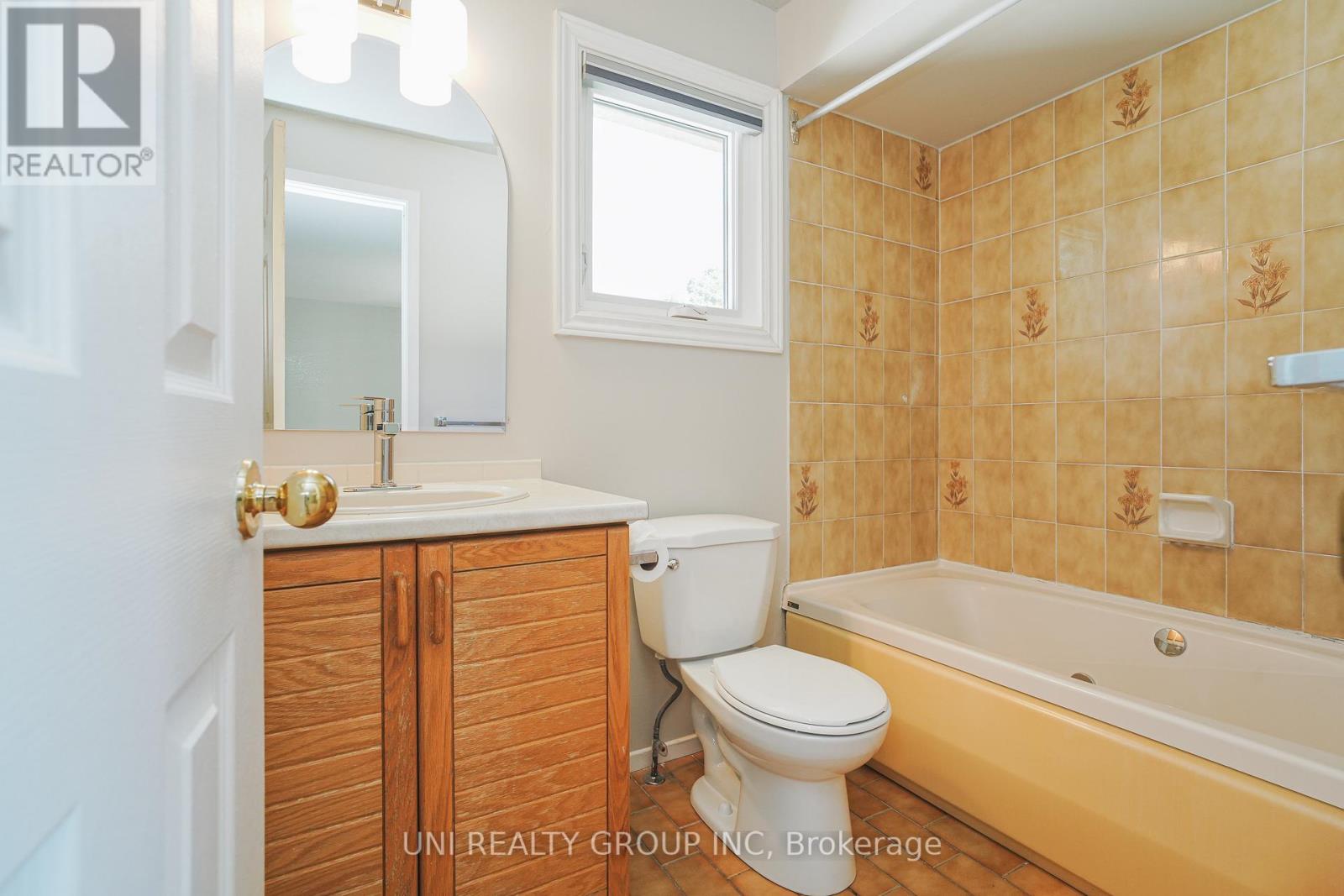 19 Arbordale Crescent, Ottawa, Ontario  K2G 5C7 - Photo 36 - X12384154