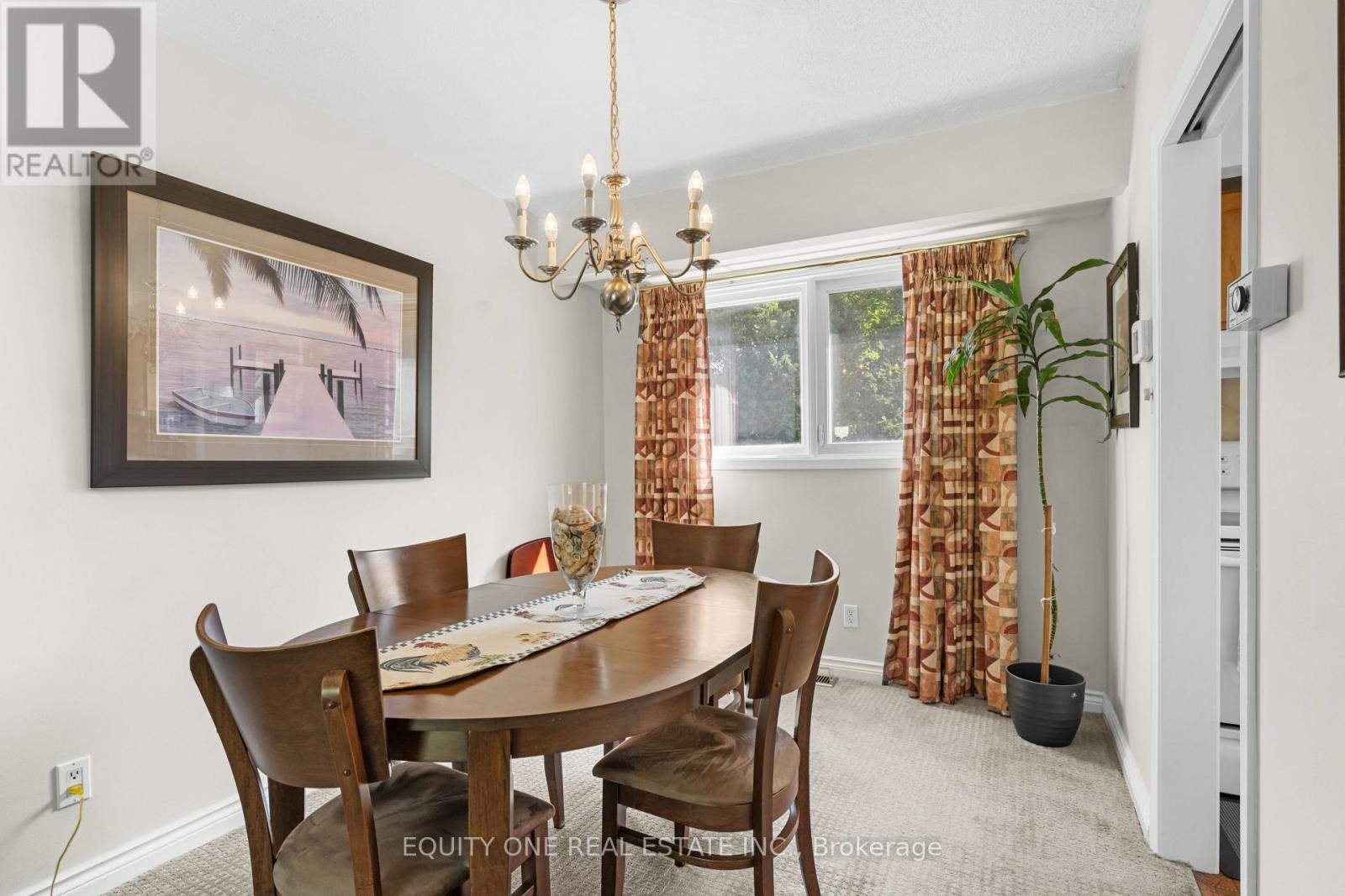 2 Parkside Crescent, Ottawa, Ontario  K2G 3B5 - Photo 11 - X12384177