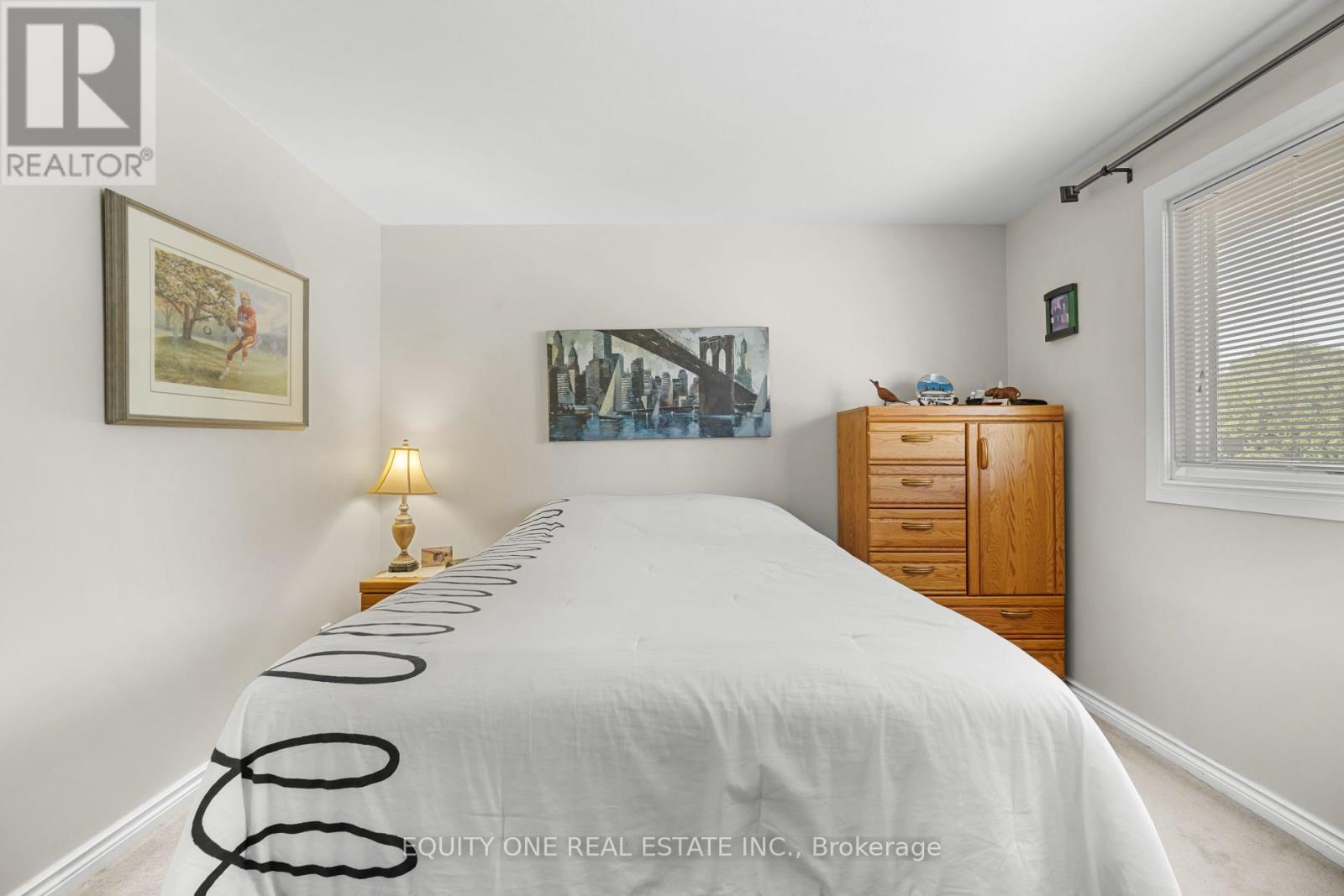2 Parkside Crescent, Ottawa, Ontario  K2G 3B5 - Photo 17 - X12384177