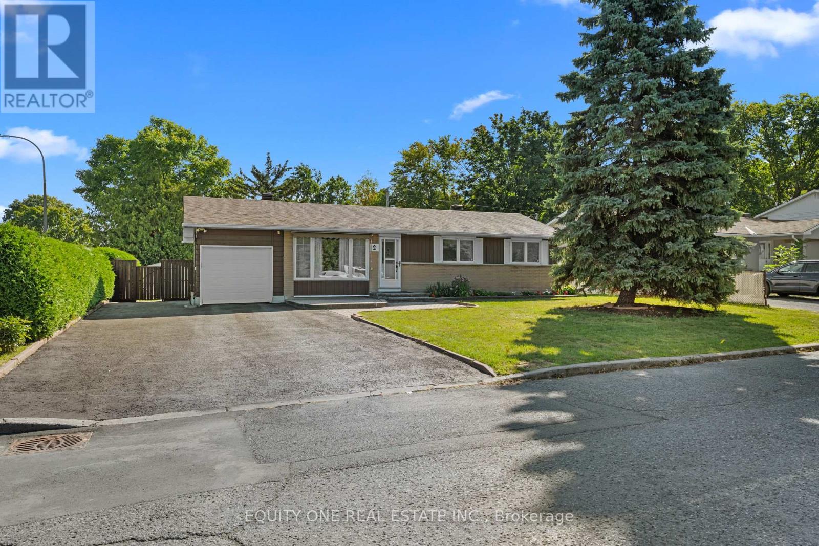 2 Parkside Crescent, Ottawa, Ontario  K2G 3B5 - Photo 2 - X12384177
