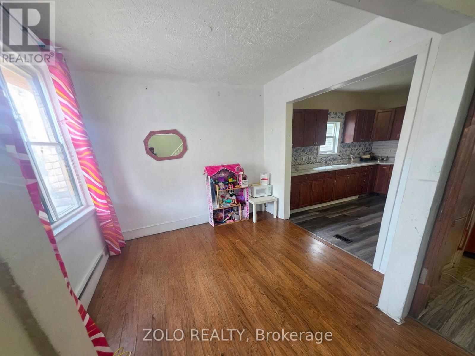 312 Prince Arthur Street, Cornwall, Ontario  K6H 4N9 - Photo 4 - X12384202