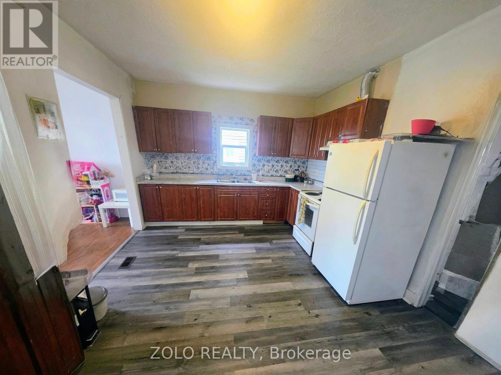 312 Prince Arthur Street, Cornwall, Ontario  K6H 4N9 - Photo 6 - X12384202