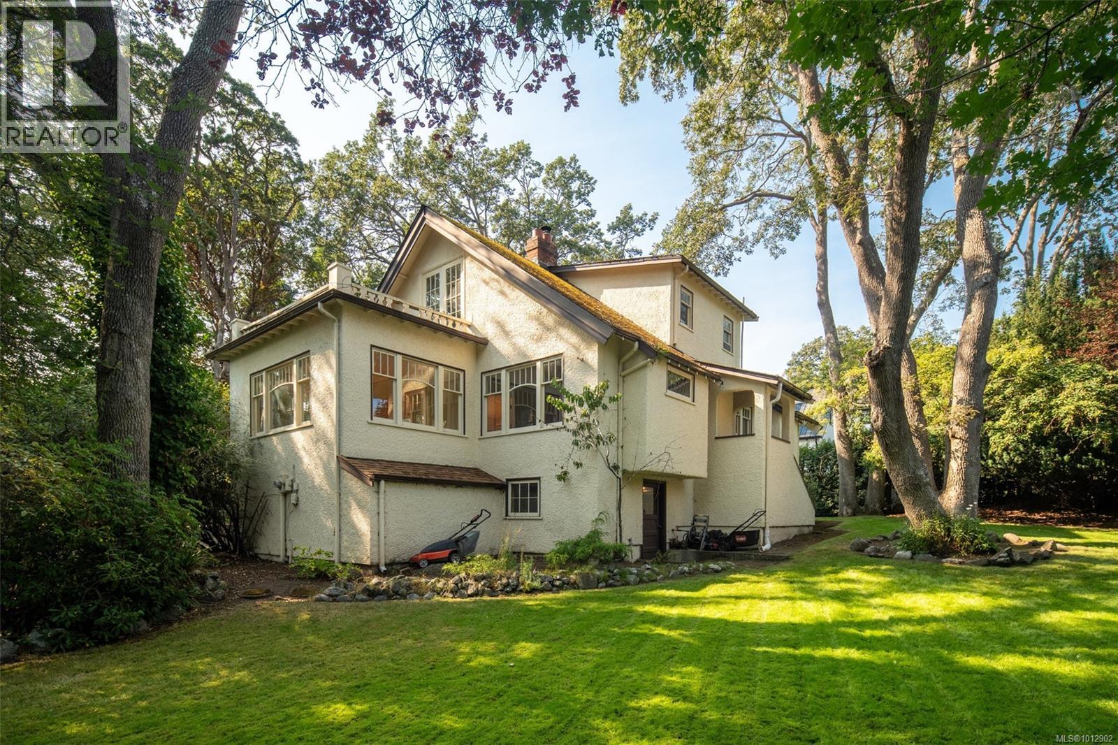 Property at 3375 Weald Rd image 5