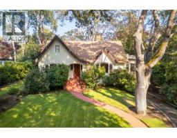 3375 Weald Rd Uplands