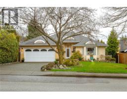 2735 Cadboro Bay Rd Estevan