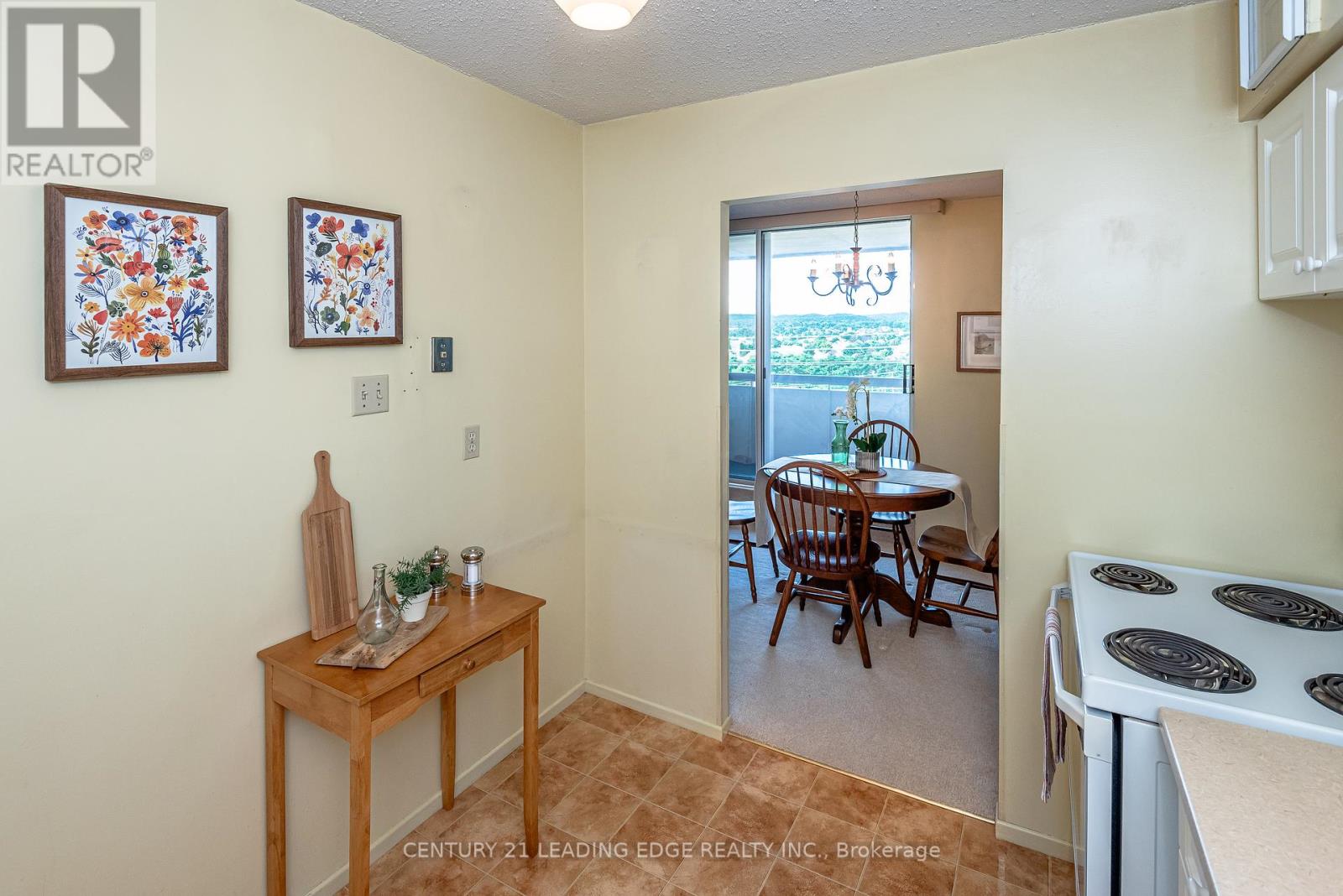 908 - 20 William Roe Boulevard, Newmarket (Central Newmarket), Ontario  L3Y 5V6 - Photo 10 - N12384030