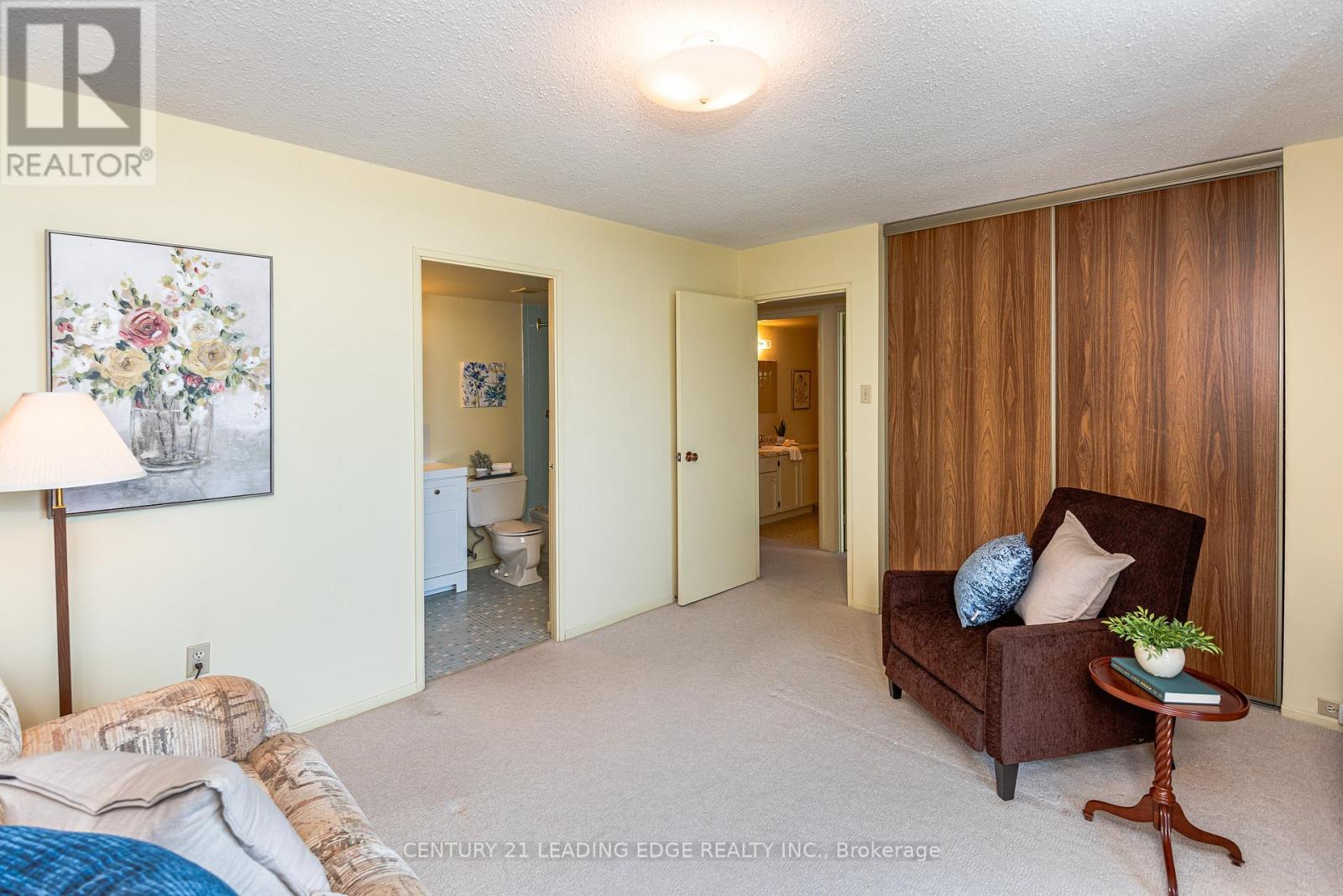 908 - 20 William Roe Boulevard, Newmarket (Central Newmarket), Ontario  L3Y 5V6 - Photo 12 - N12384030