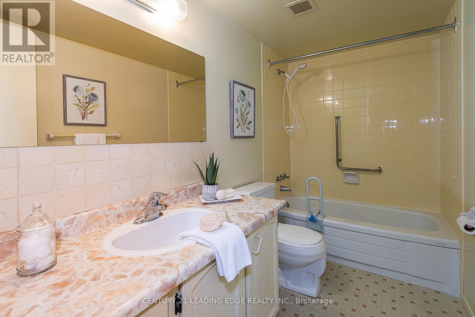 908 - 20 William Roe Boulevard, Newmarket (Central Newmarket), Ontario  L3Y 5V6 - Photo 16 - N12384030