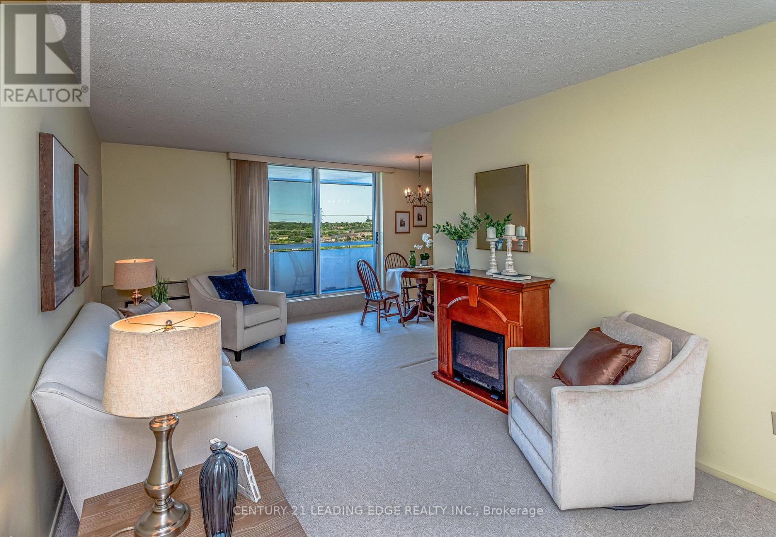 908 - 20 William Roe Boulevard, Newmarket (Central Newmarket), Ontario  L3Y 5V6 - Photo 3 - N12384030