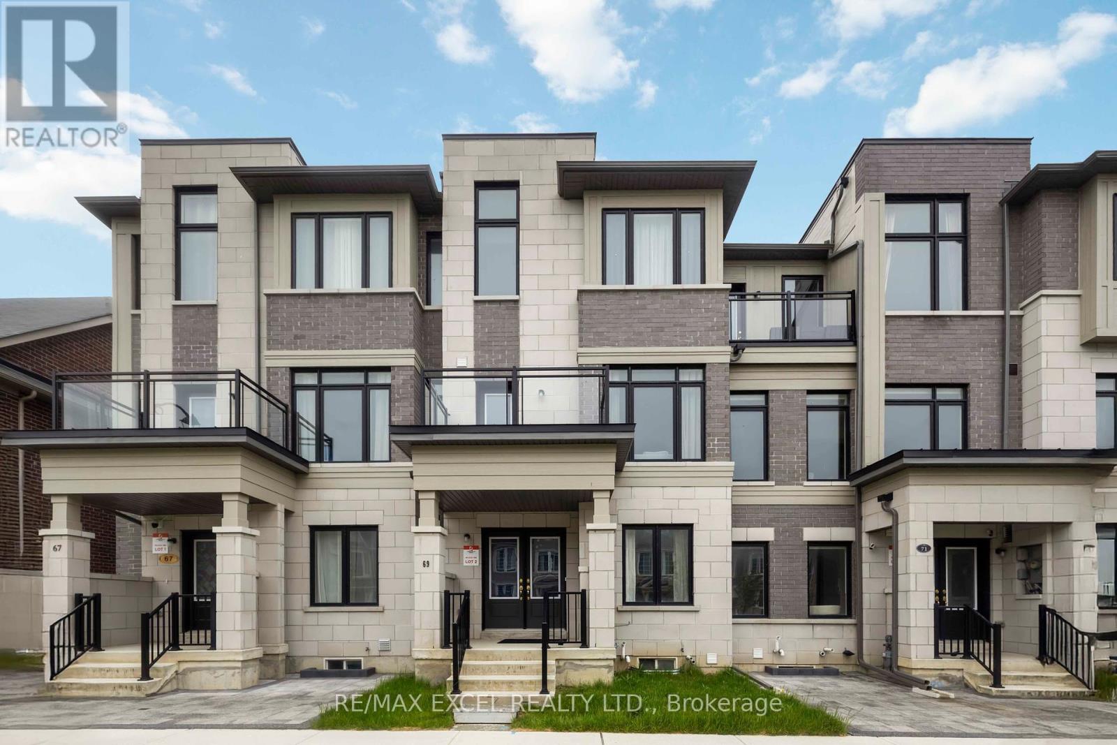 69 William F Bell Parkway, Richmond Hill, Ontario  L4S 0K1 - Photo 2 - N12384051