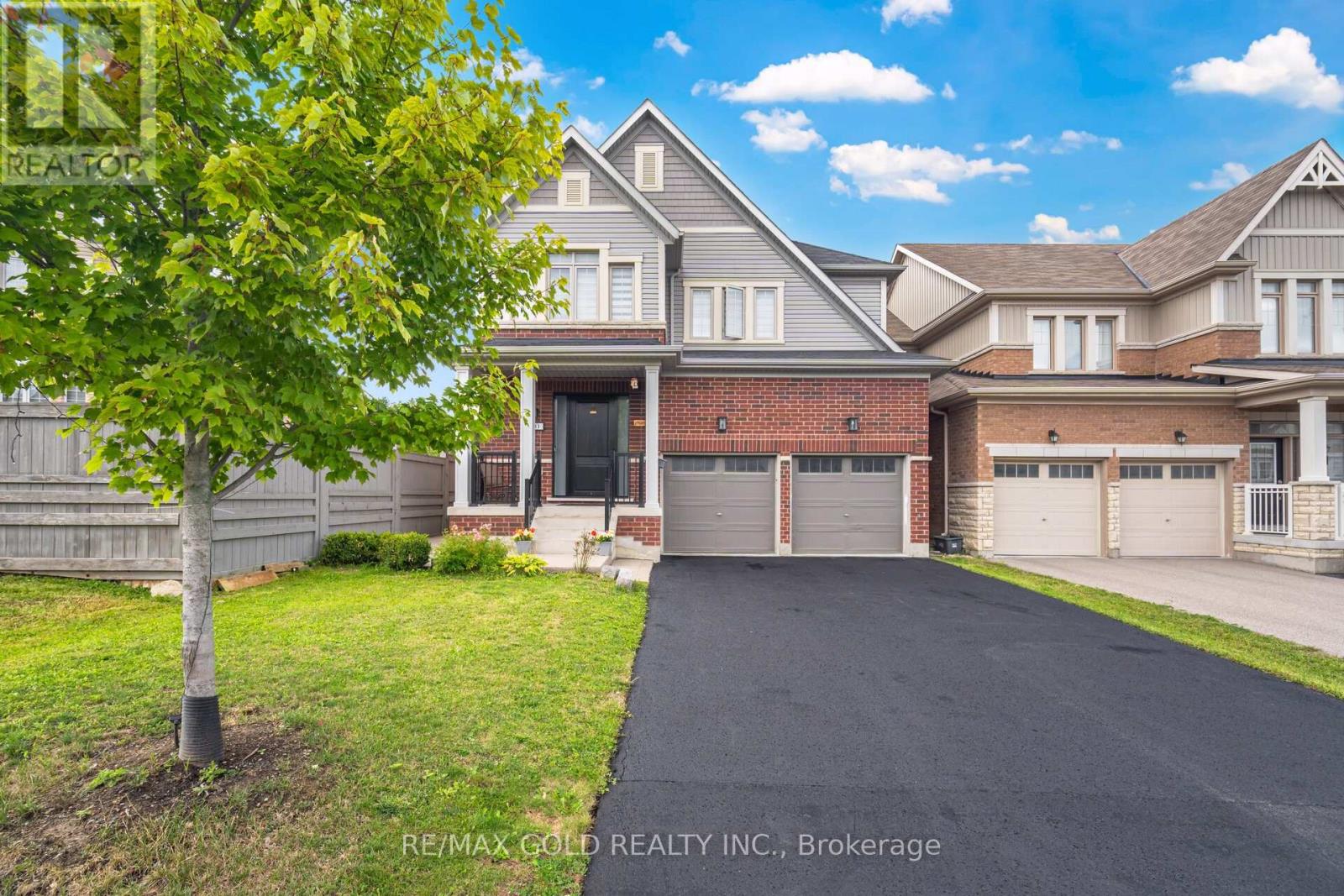 10 Donnan Drive W, New Tecumseth (Tottenham), Ontario  L0G 1W0 - Photo 1 - N12384063