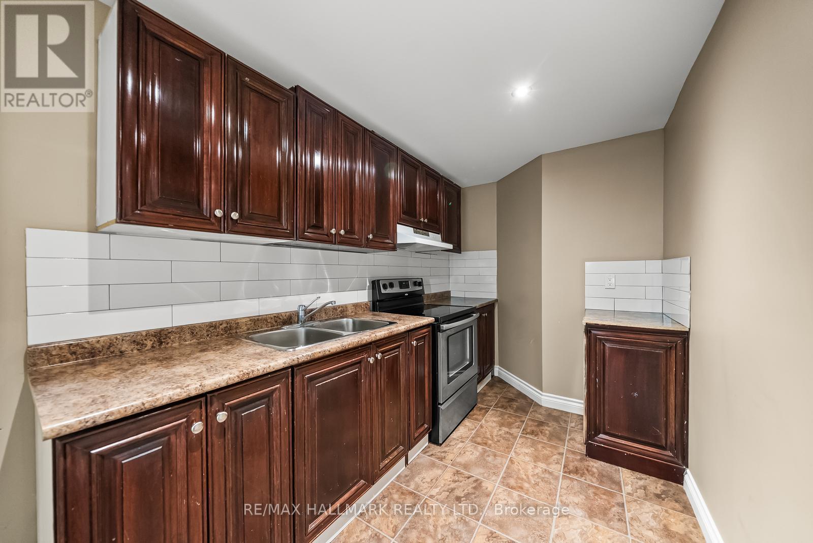 452 Athabasca Drive, Vaughan, Ontario  L6A 3S2 - Photo 40 - N12384113
