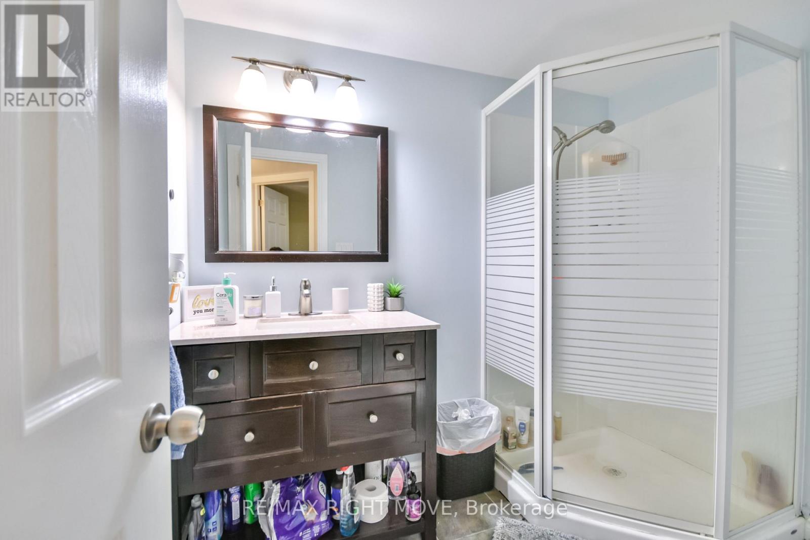 132 The Queensway, Barrie, Ontario  L4M 0B4 - Photo 37 - S12384042
