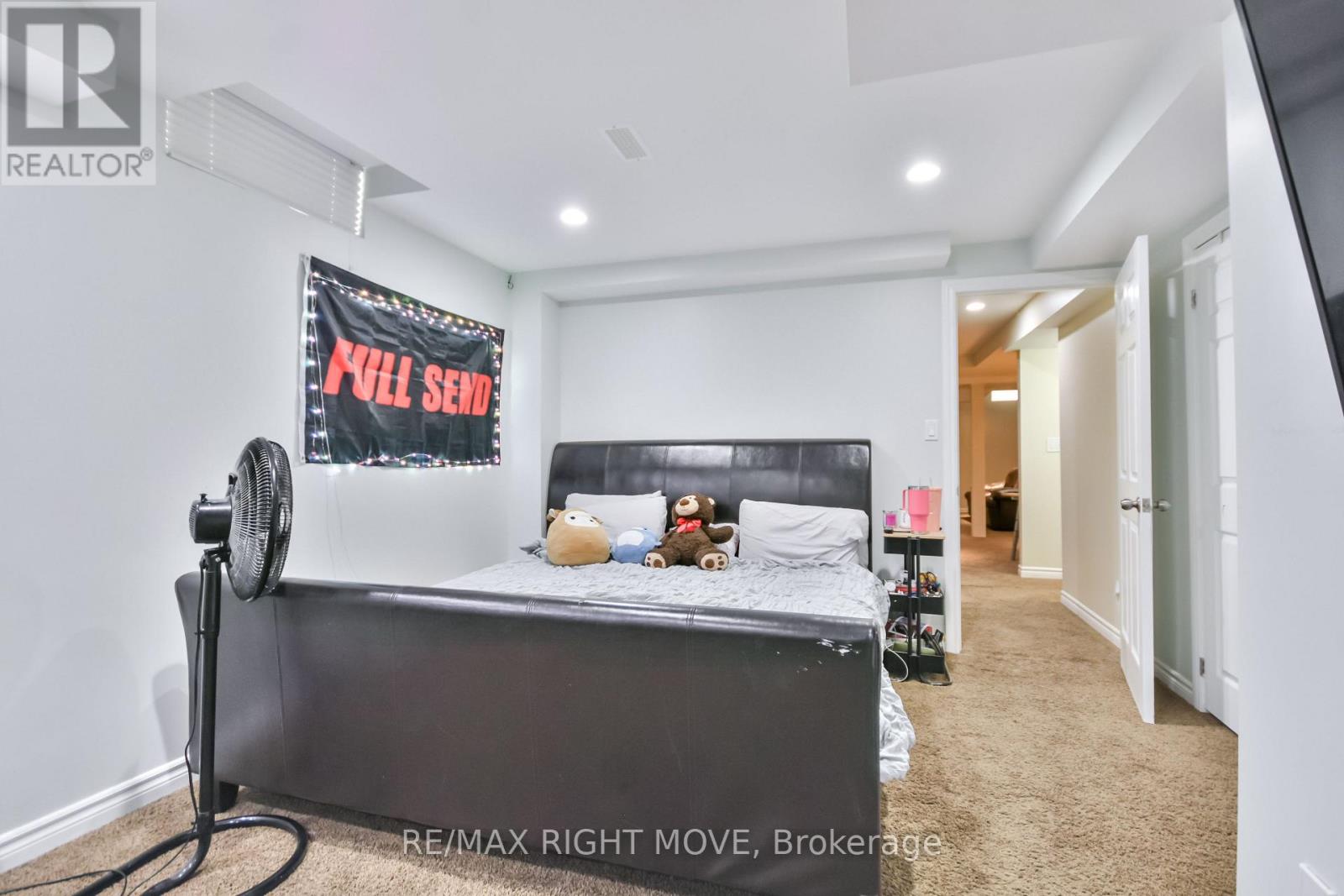132 The Queensway, Barrie, Ontario  L4M 0B4 - Photo 38 - S12384042